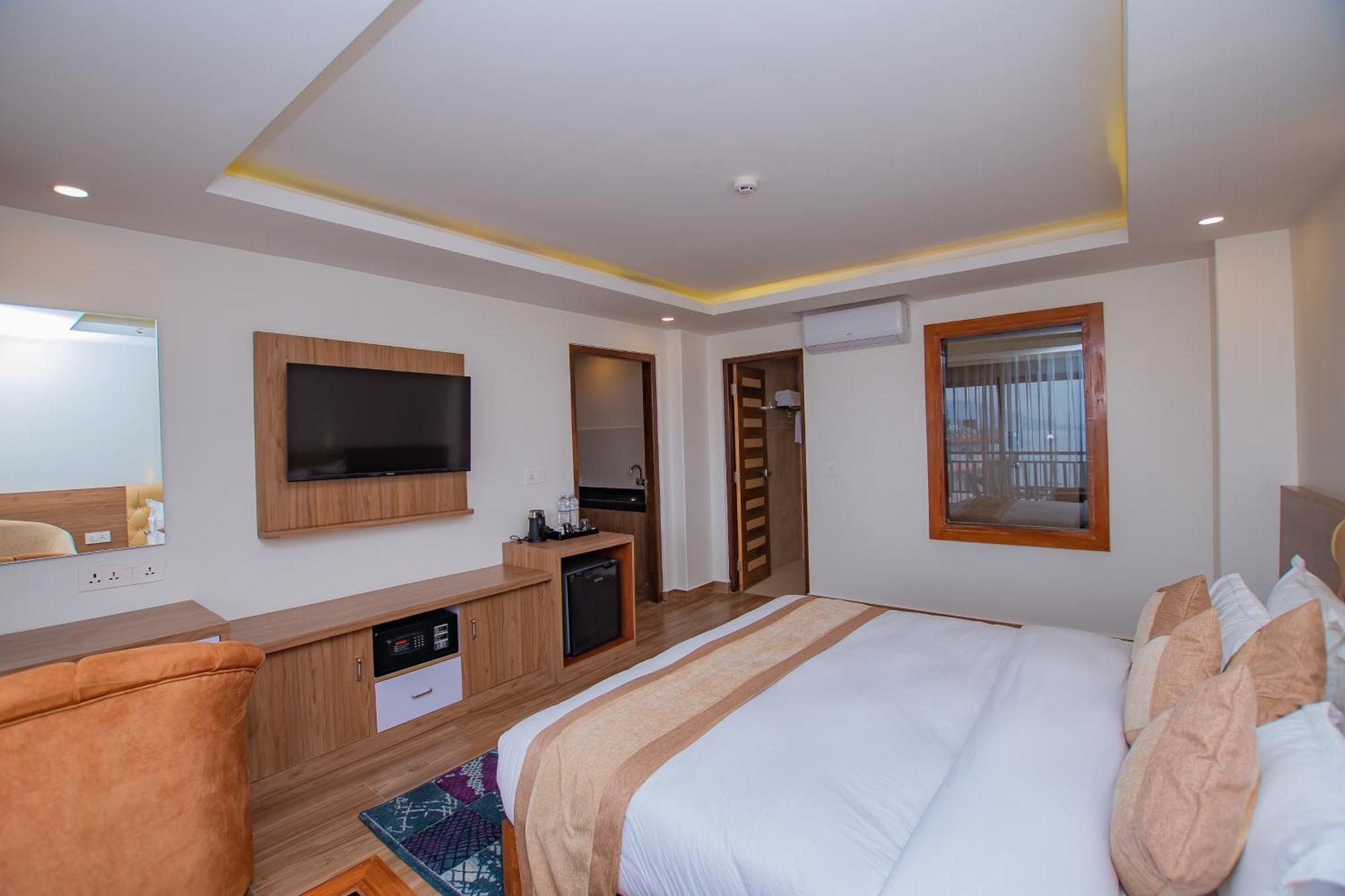 Hotel Pokhara Village & Spa Exterior photo