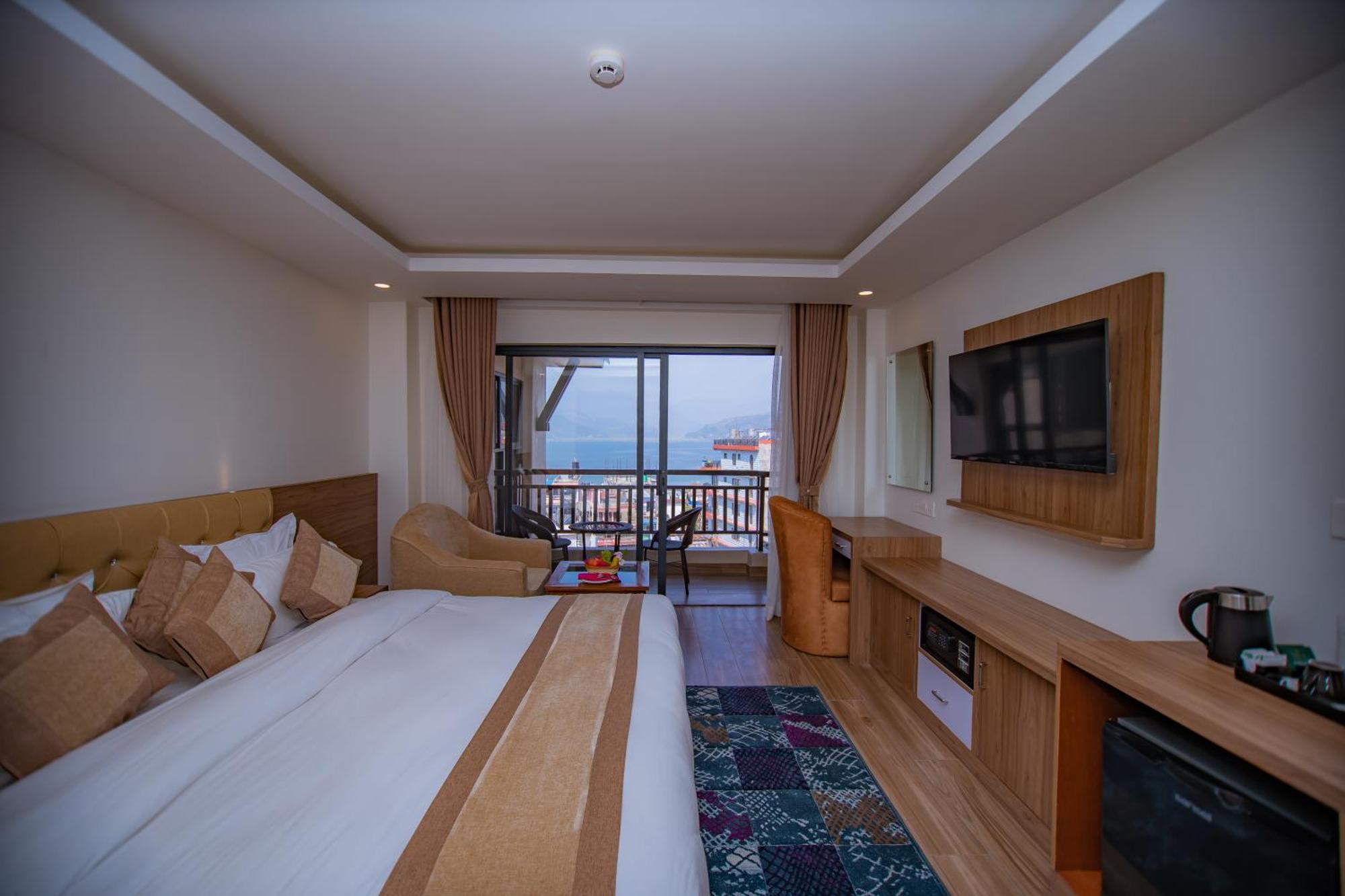 Hotel Pokhara Village & Spa Exterior photo
