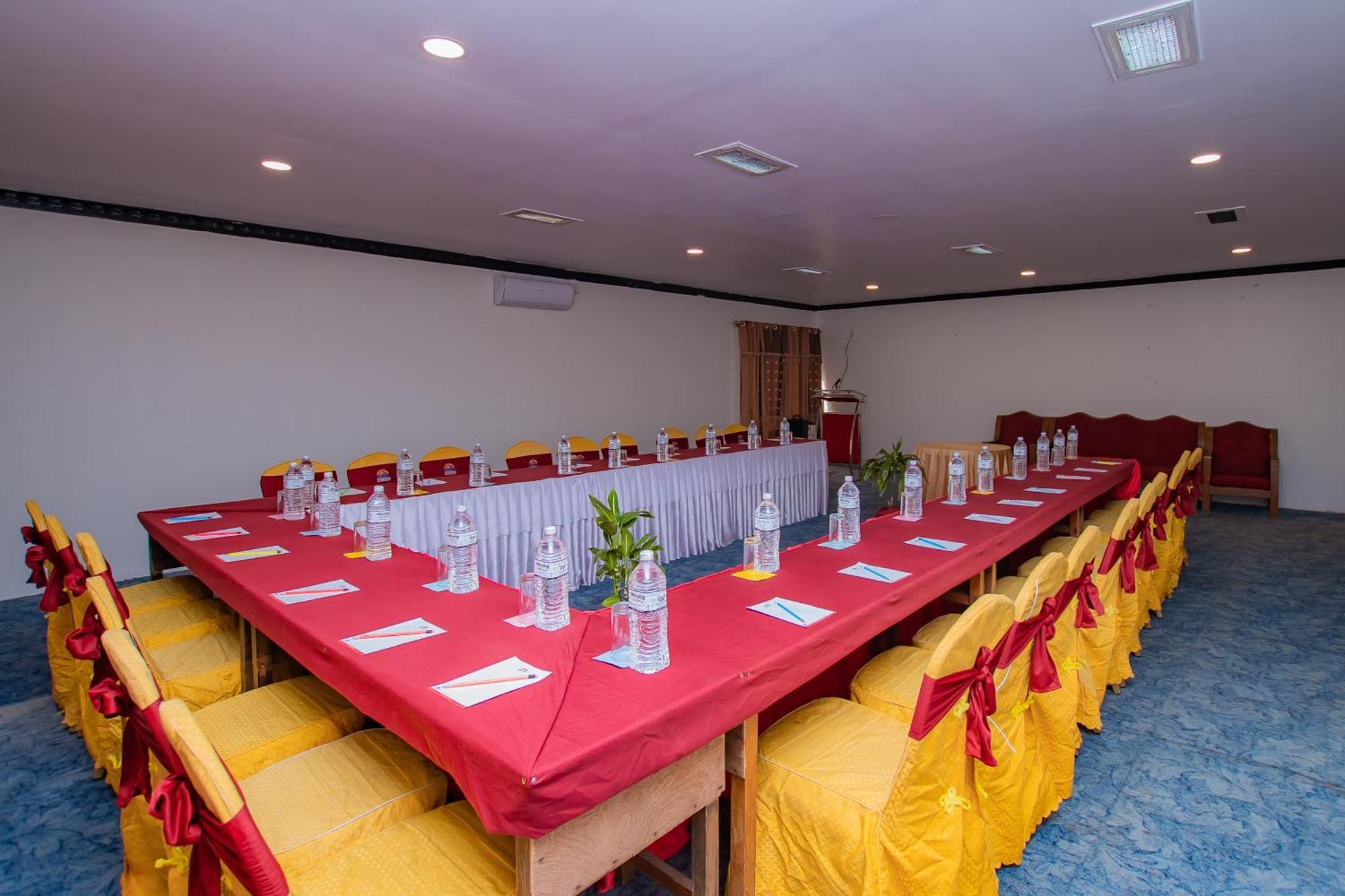 Hotel Pokhara Village & Spa Exterior photo