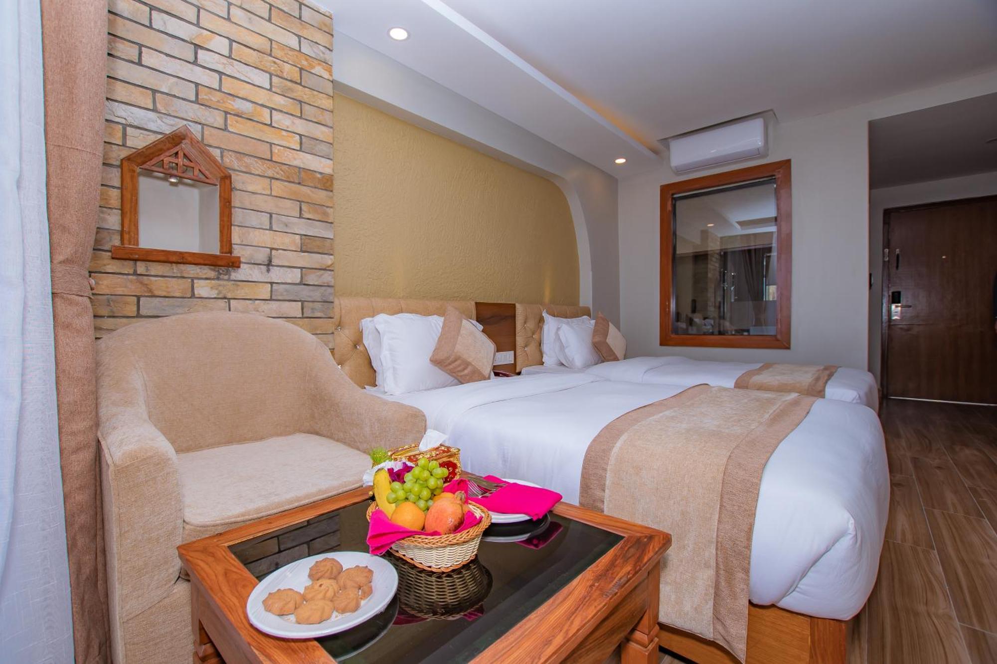 Hotel Pokhara Village & Spa Exterior photo
