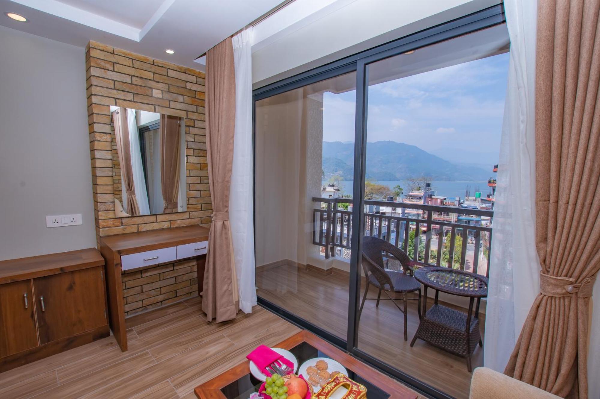 Hotel Pokhara Village & Spa Exterior photo