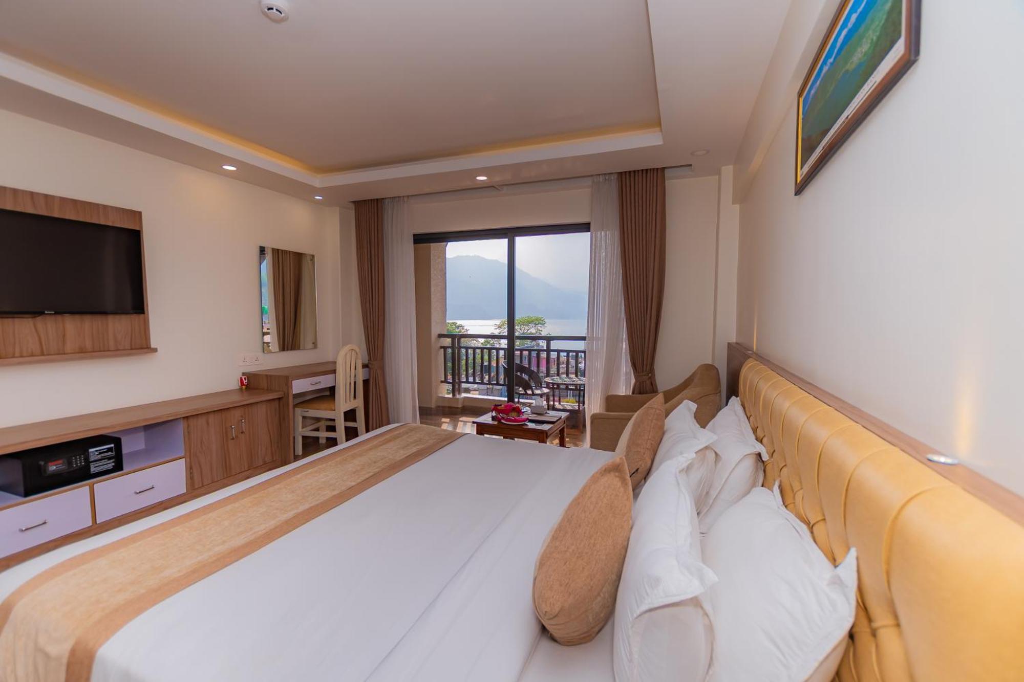 Hotel Pokhara Village & Spa Exterior photo